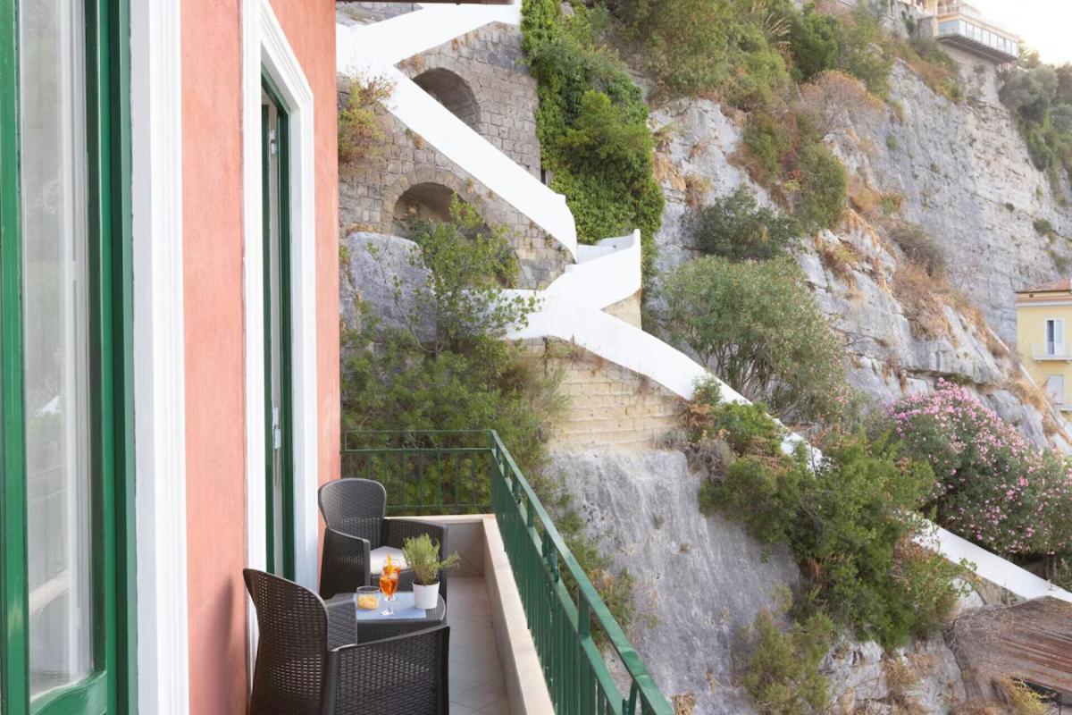 Sorrentovibes - Seaview Home On The Beach & Amazing Views Terrace Exterior photo
