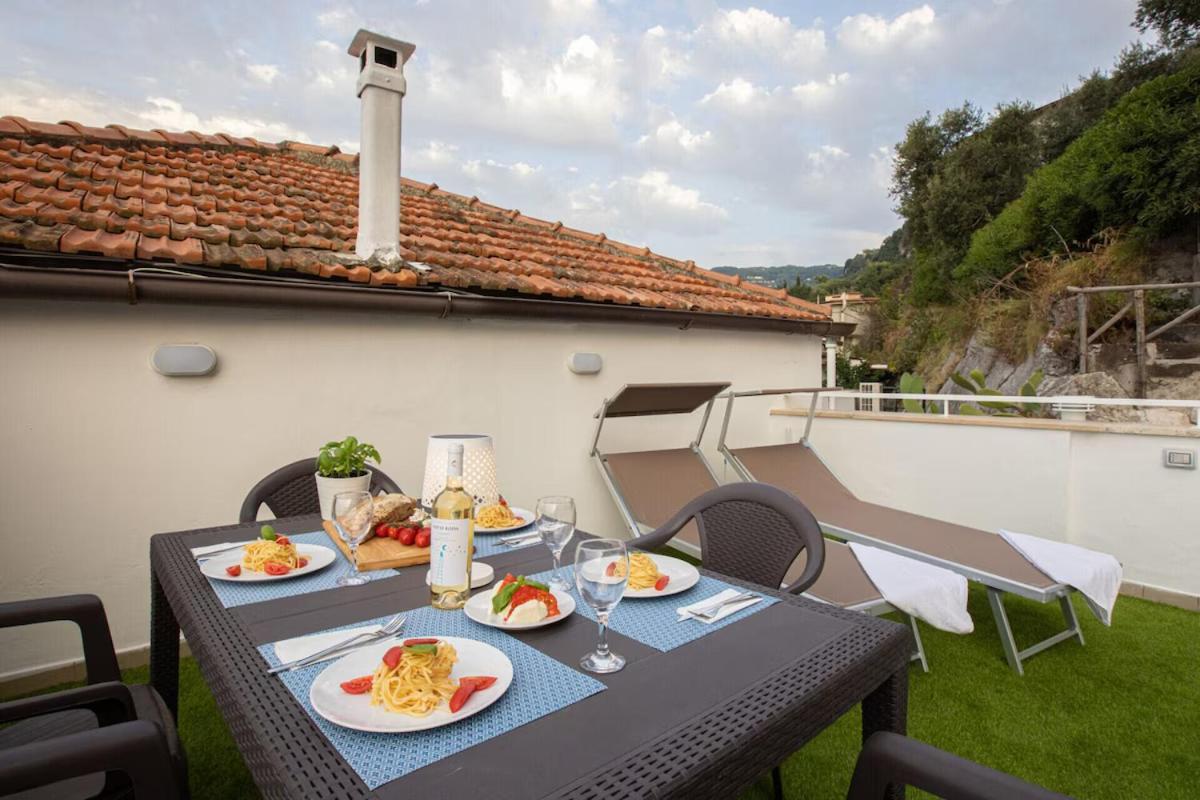 Sorrentovibes - Seaview Home On The Beach & Amazing Views Terrace Exterior photo