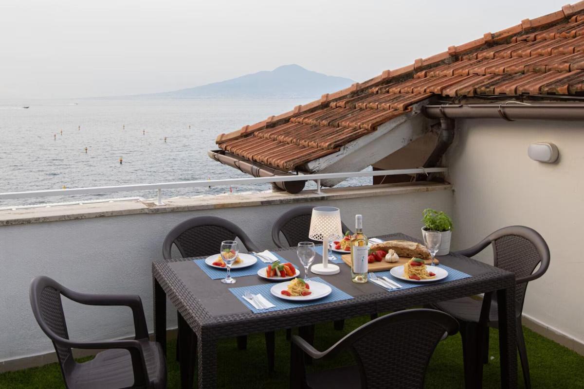 Sorrentovibes - Seaview Home On The Beach & Amazing Views Terrace Exterior photo
